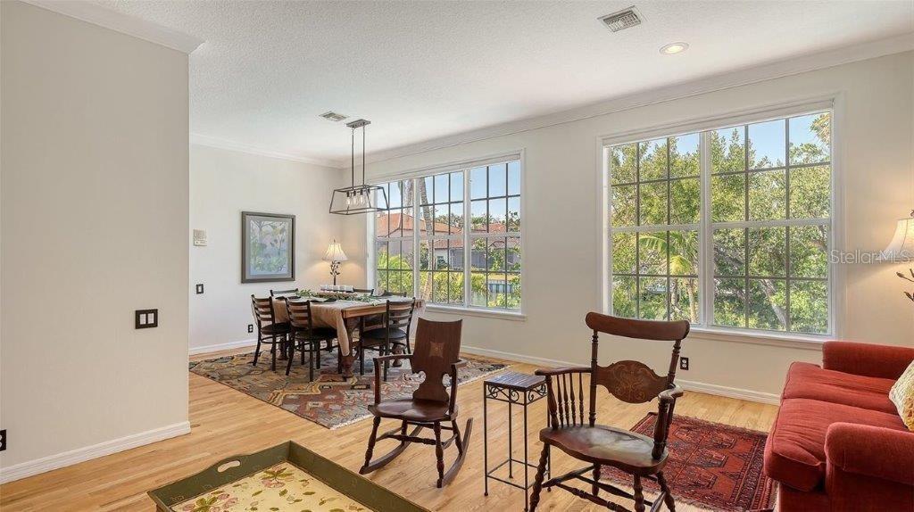 Image 9 of 43 For 4922 Commonwealth Drive