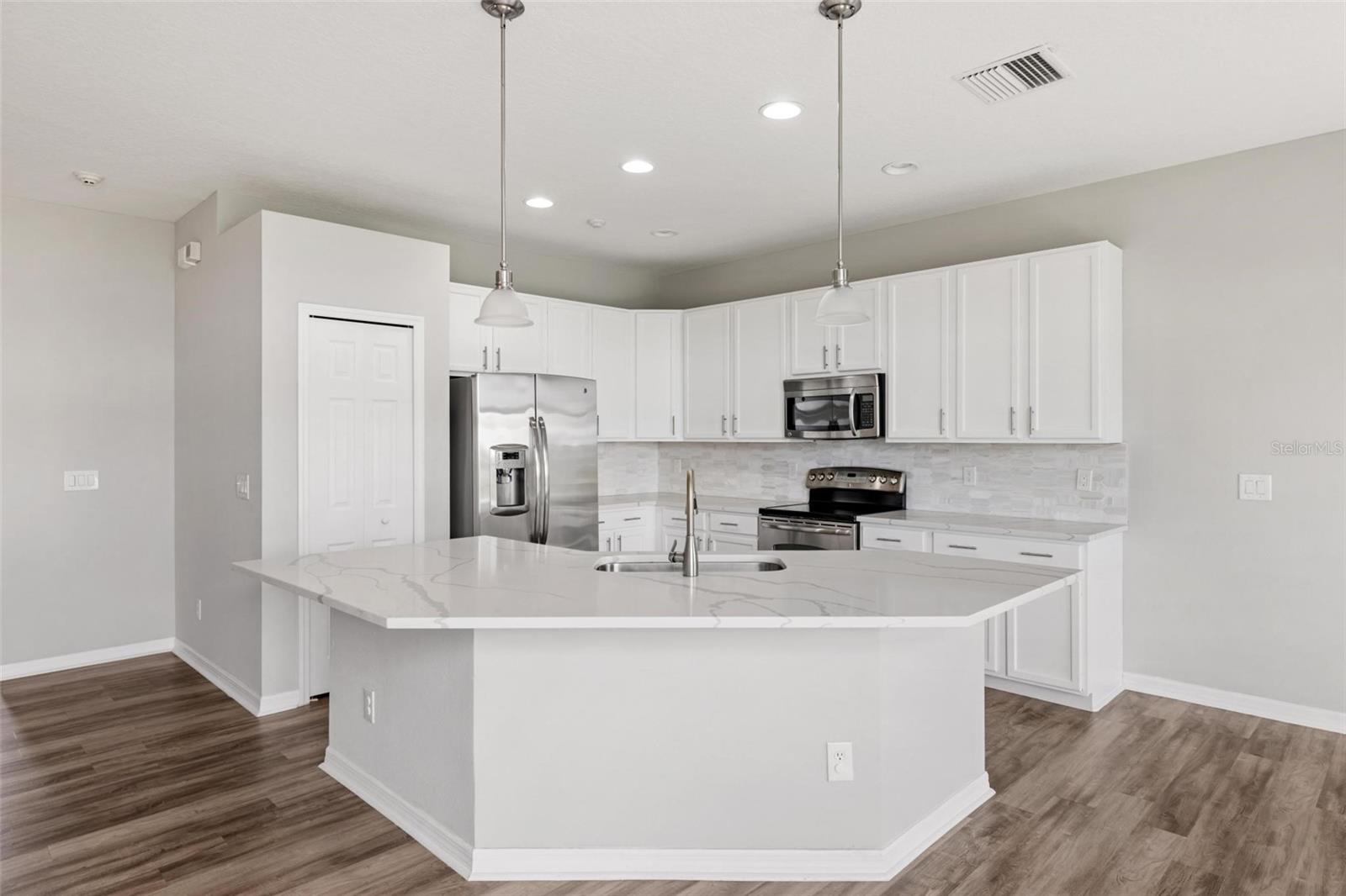 Image 13 of 47 For 11233 82nd Street E