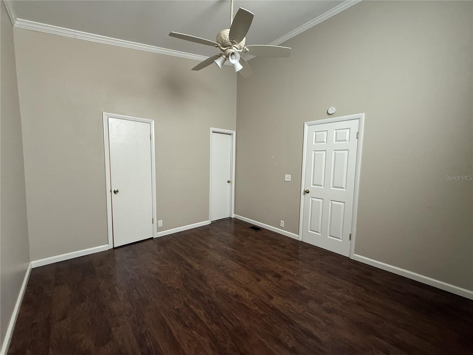Image 11 of 26 For 217 6th Street E