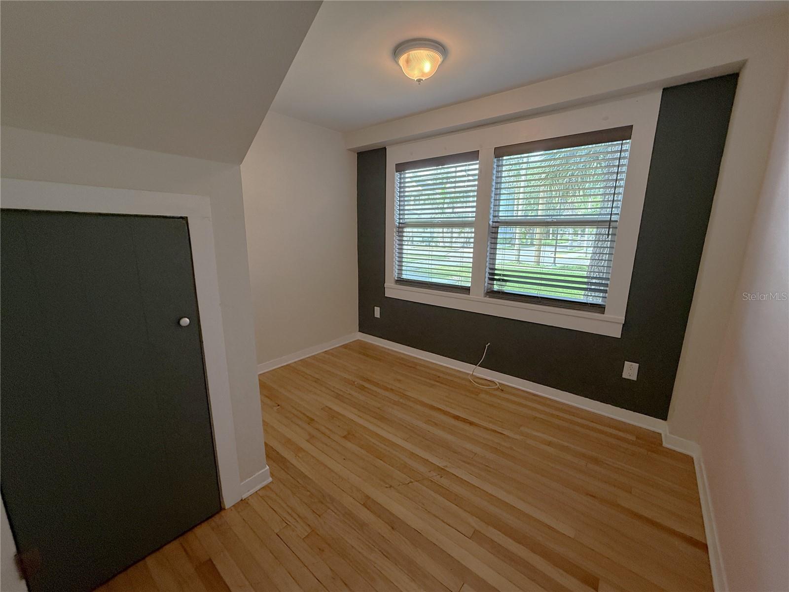Image 15 of 26 For 217 6th Street E