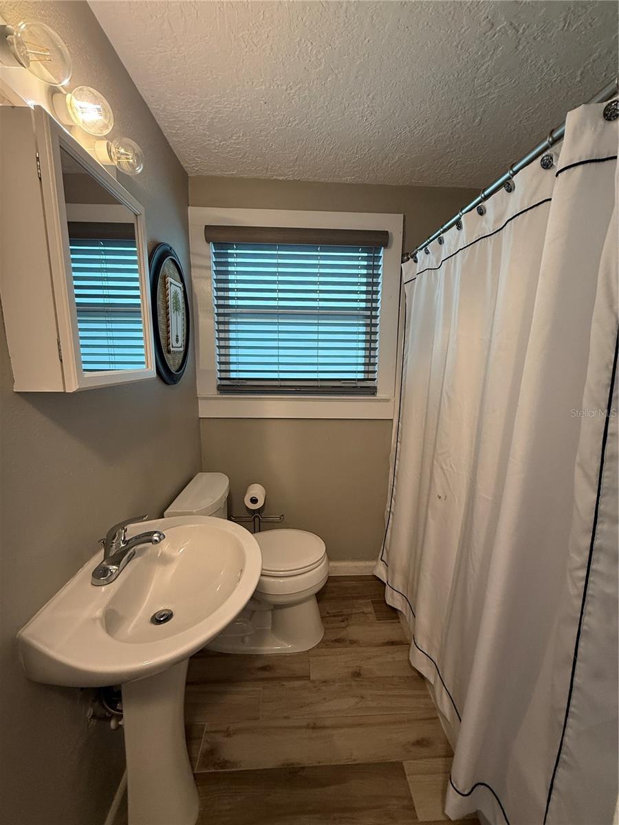 Image 16 of 26 For 217 6th Street E