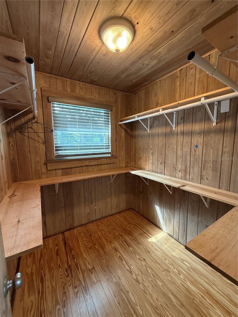 Image 19 of 26 For 217 6th Street E