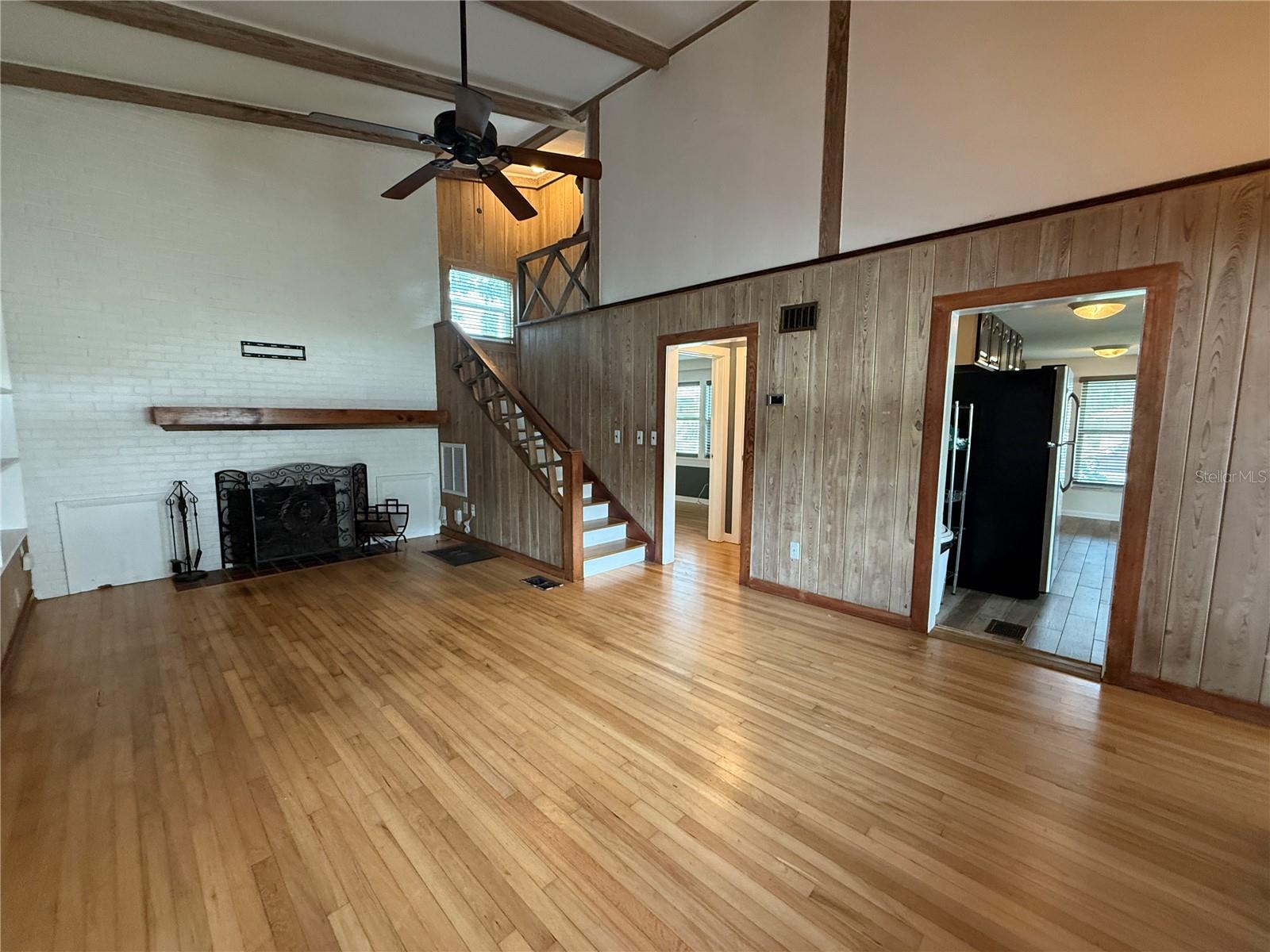 Image 8 of 26 For 217 6th Street E