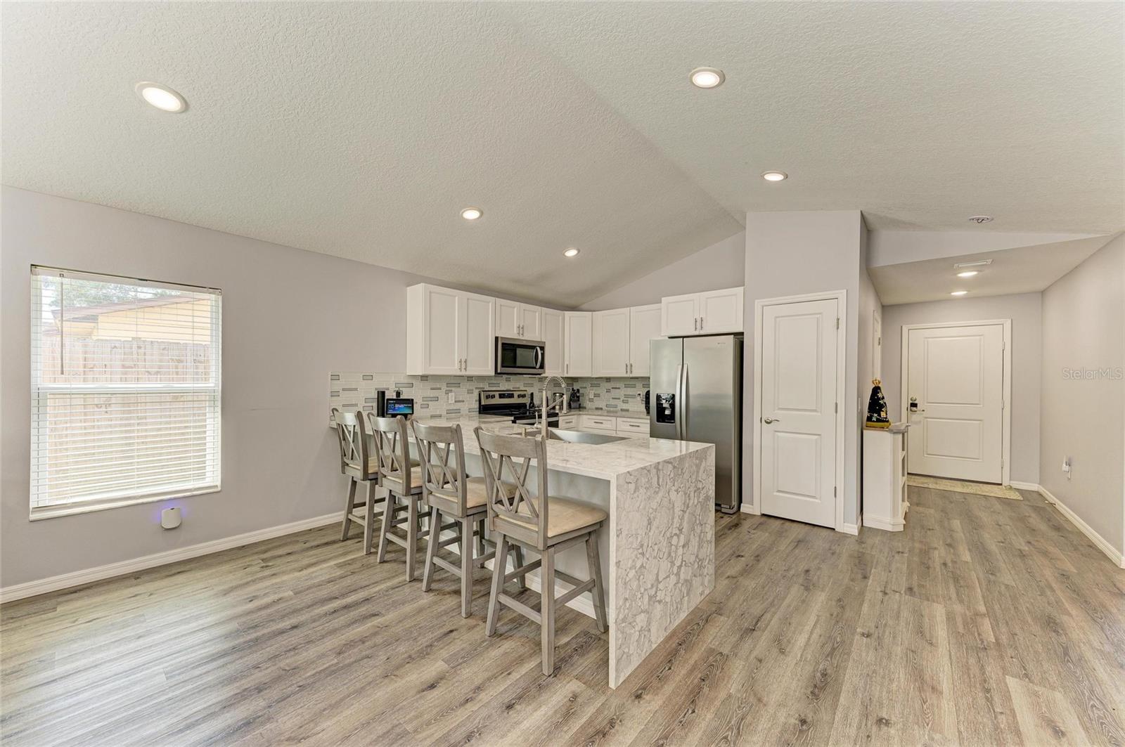 Image 10 of 30 For 827 Bacon Avenue