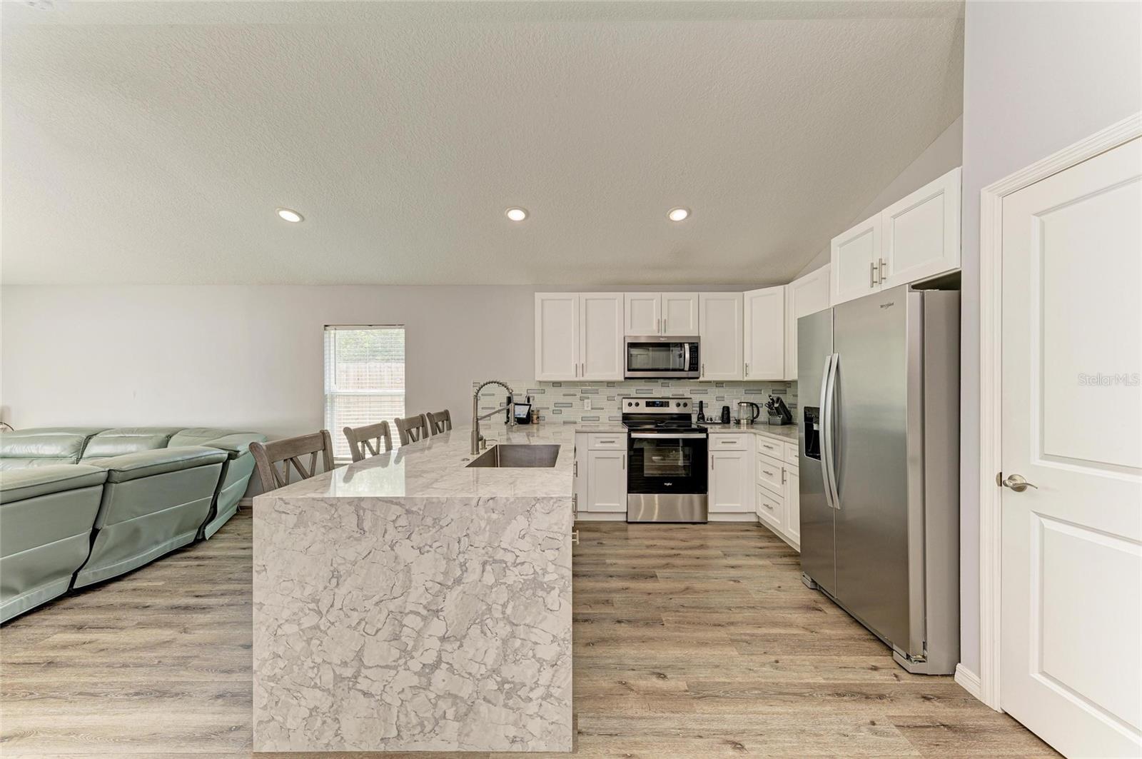 Image 13 of 30 For 827 Bacon Avenue
