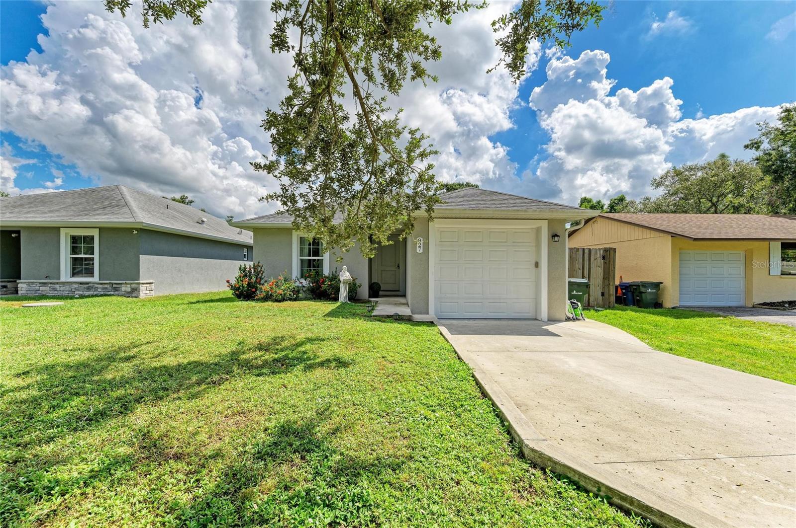 Image 2 of 30 For 827 Bacon Avenue