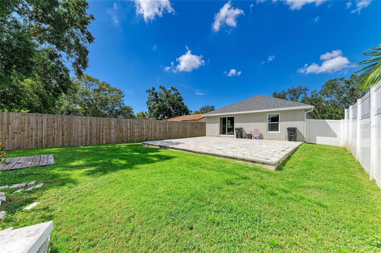 Image 22 of 30 For 827 Bacon Avenue