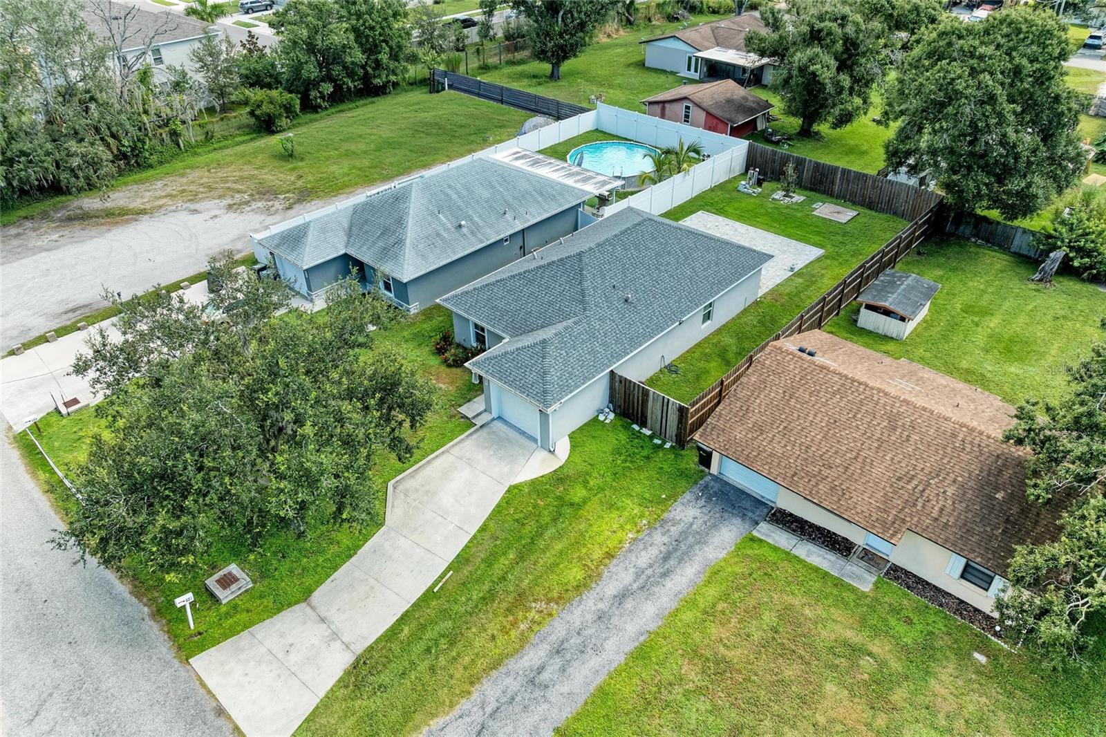 Image 7 of 30 For 827 Bacon Avenue