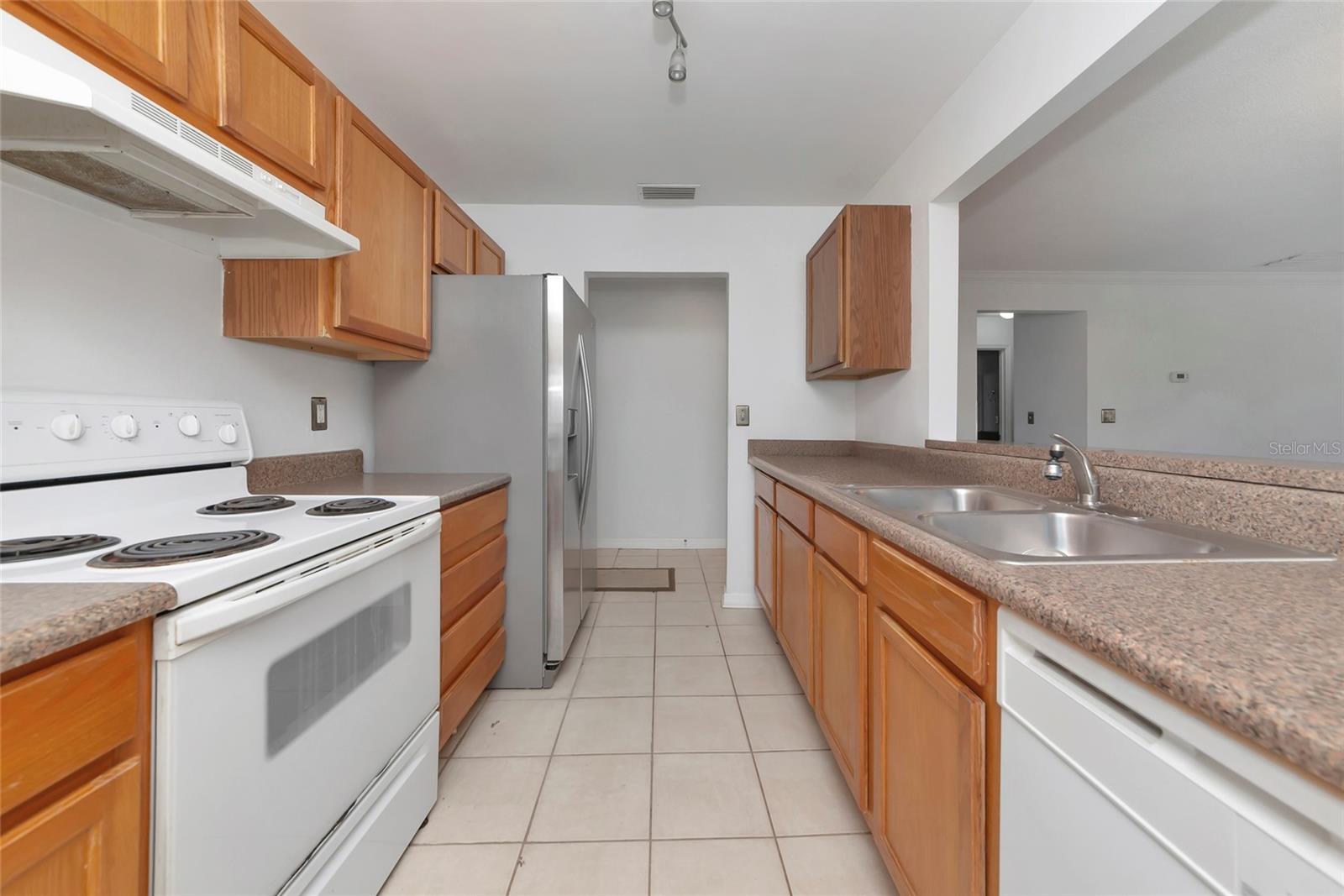 Image 11 of 47 For 1705 Parakeet Way 707