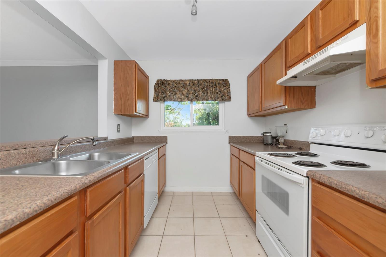 Image 9 of 47 For 1705 Parakeet Way 707
