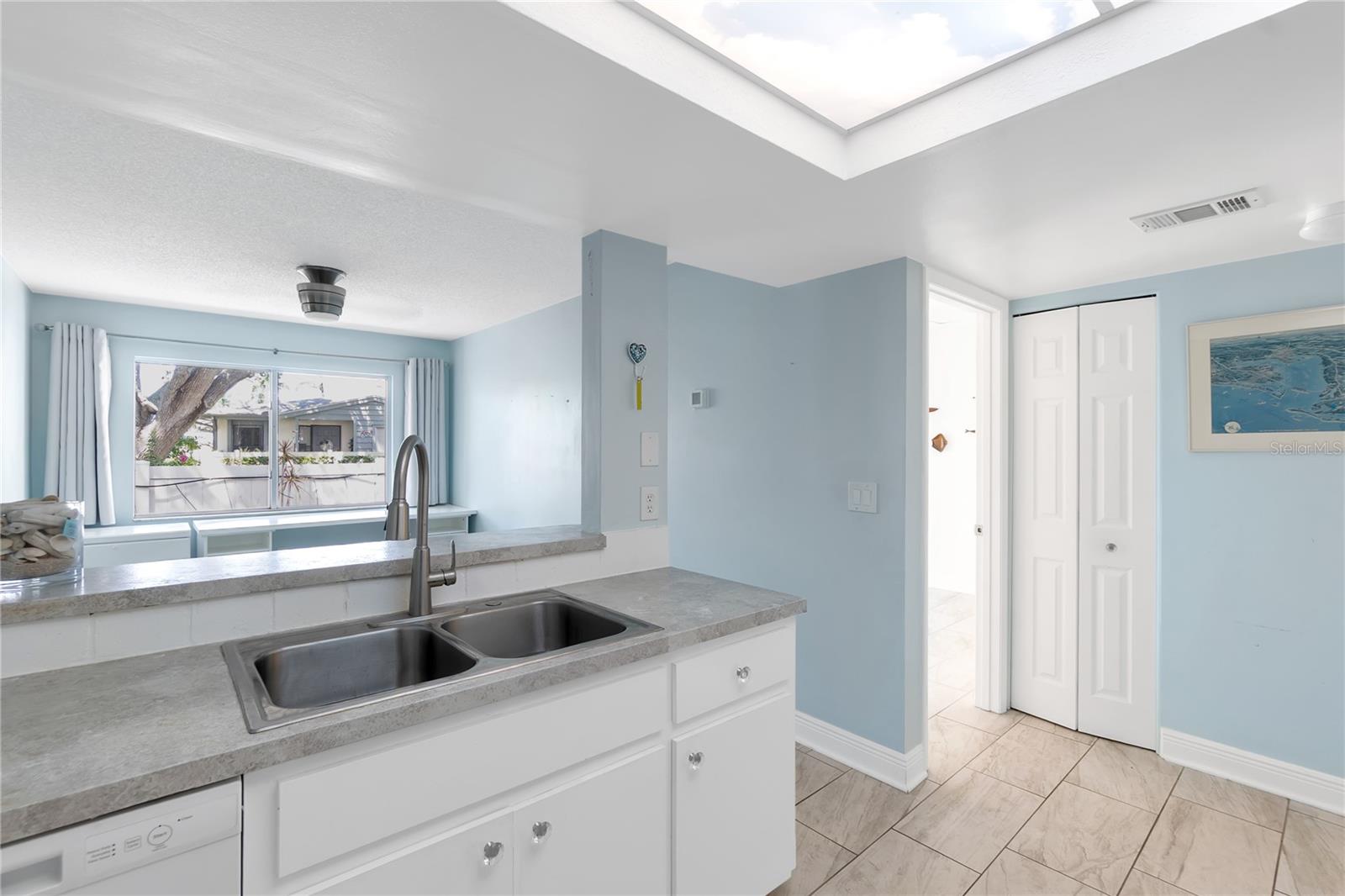 Image 10 of 25 For 2808 29th Avenue W