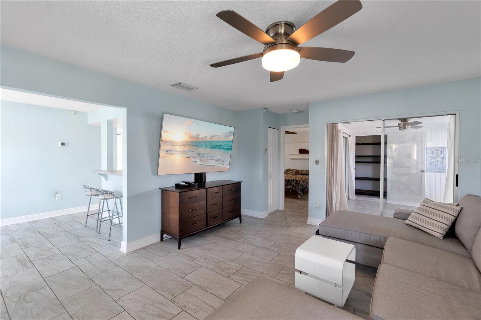 Image 5 of 25 For 2808 29th Avenue W