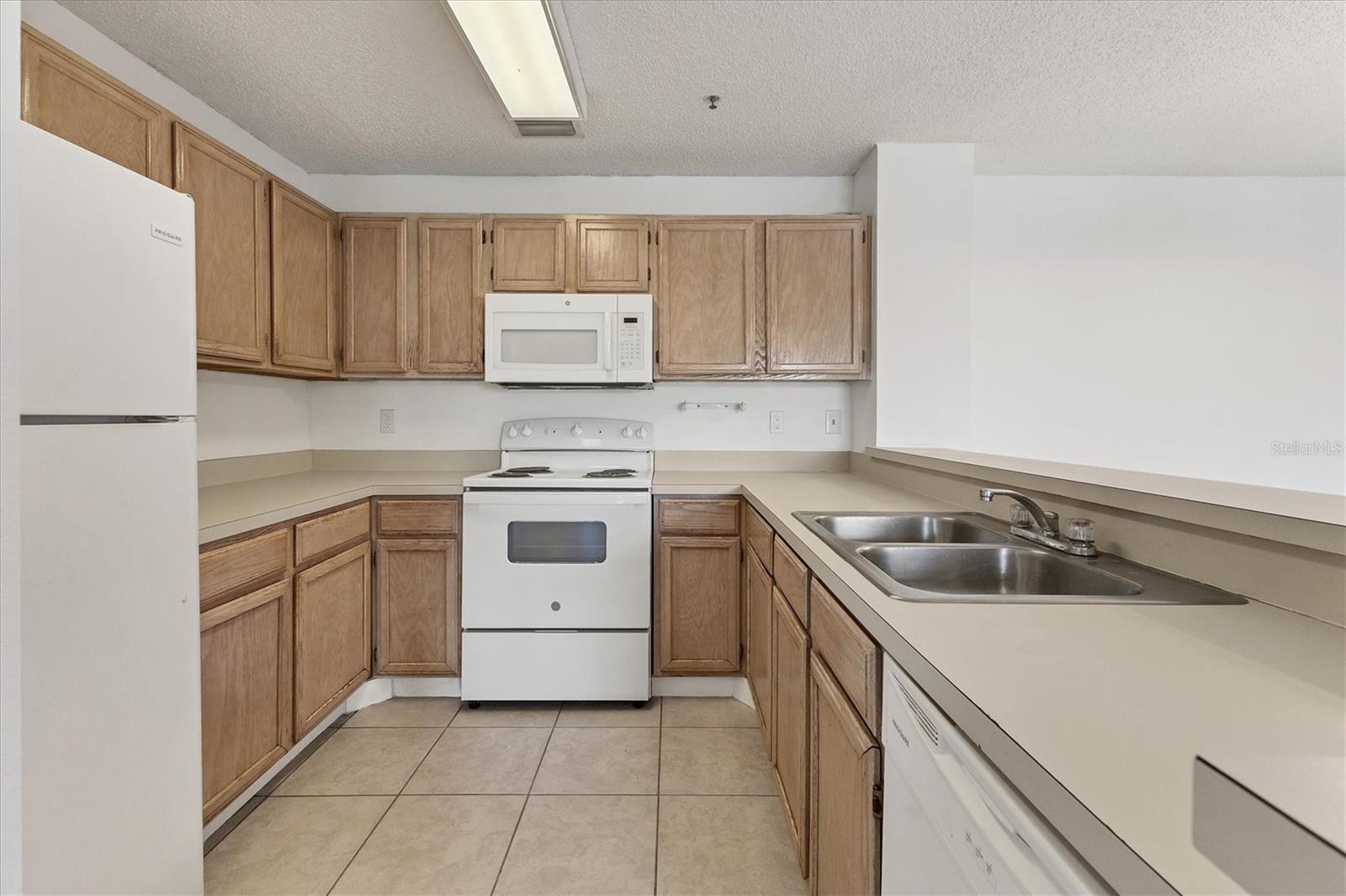 Image 10 of 46 For 4029 Crockers Lake Boulevard 14