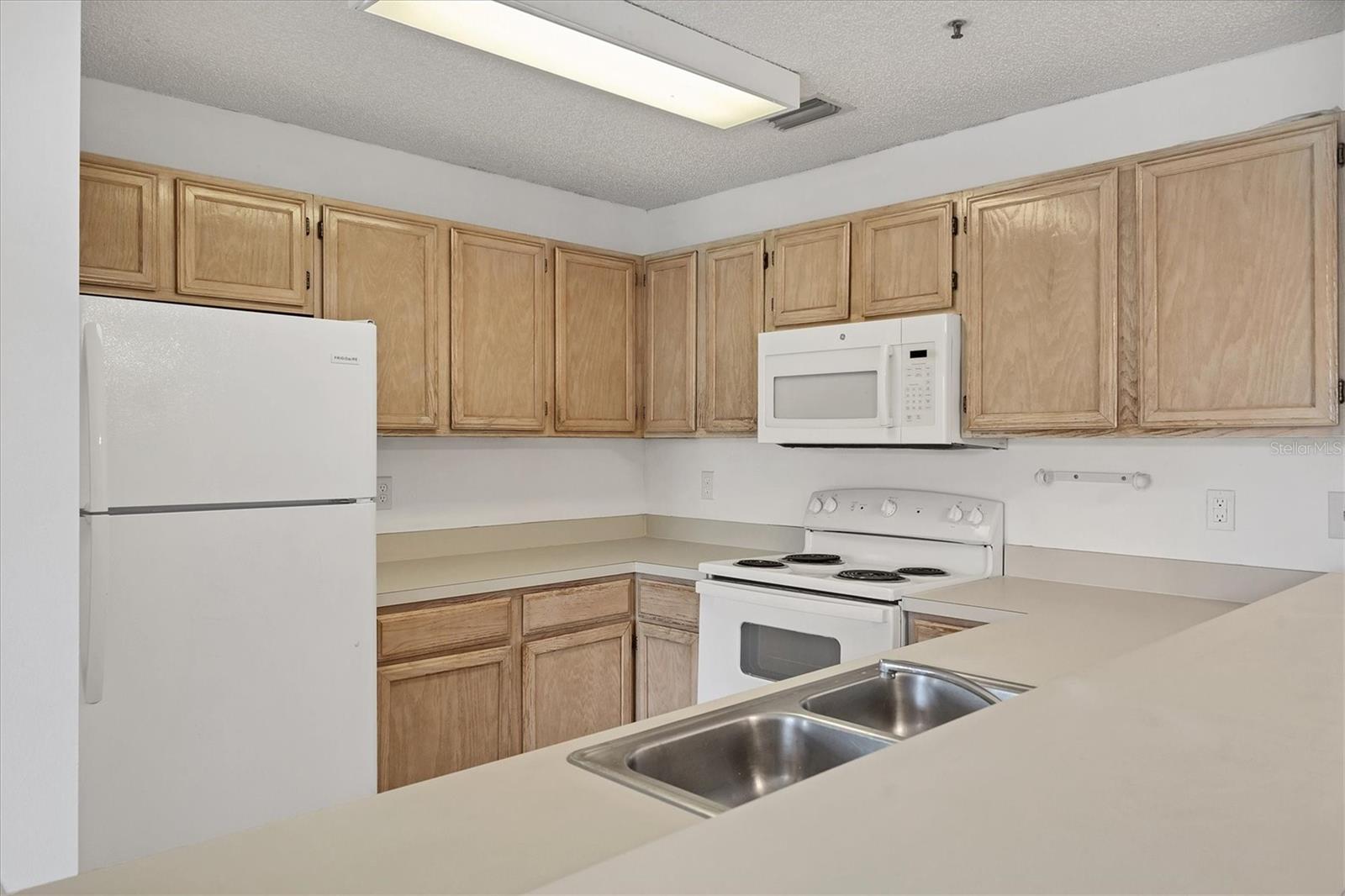 Image 11 of 46 For 4029 Crockers Lake Boulevard 14