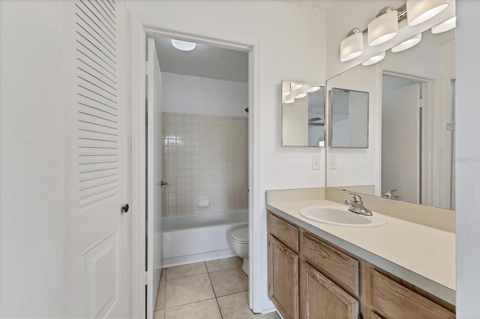 Image 19 of 46 For 4029 Crockers Lake Boulevard 14