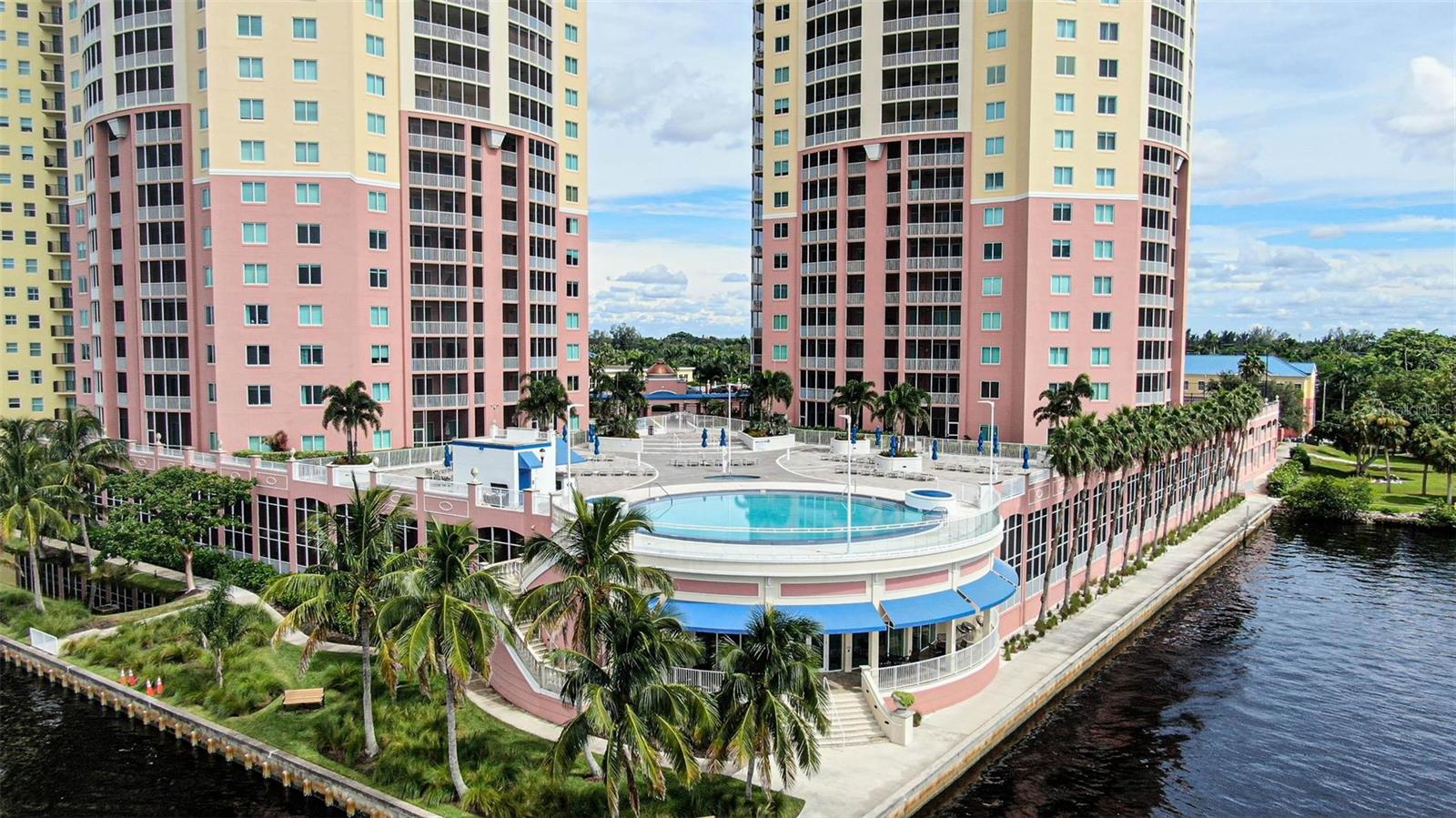 Image 21 of 52 For 2743 1st Street 406