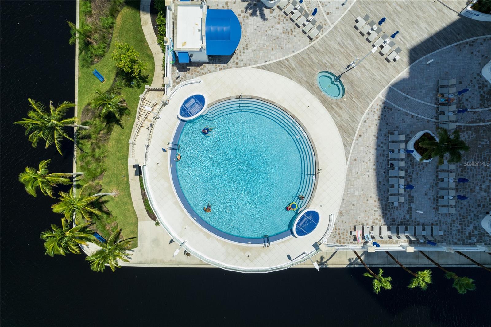 Image 7 of 52 For 2743 1st Street 406