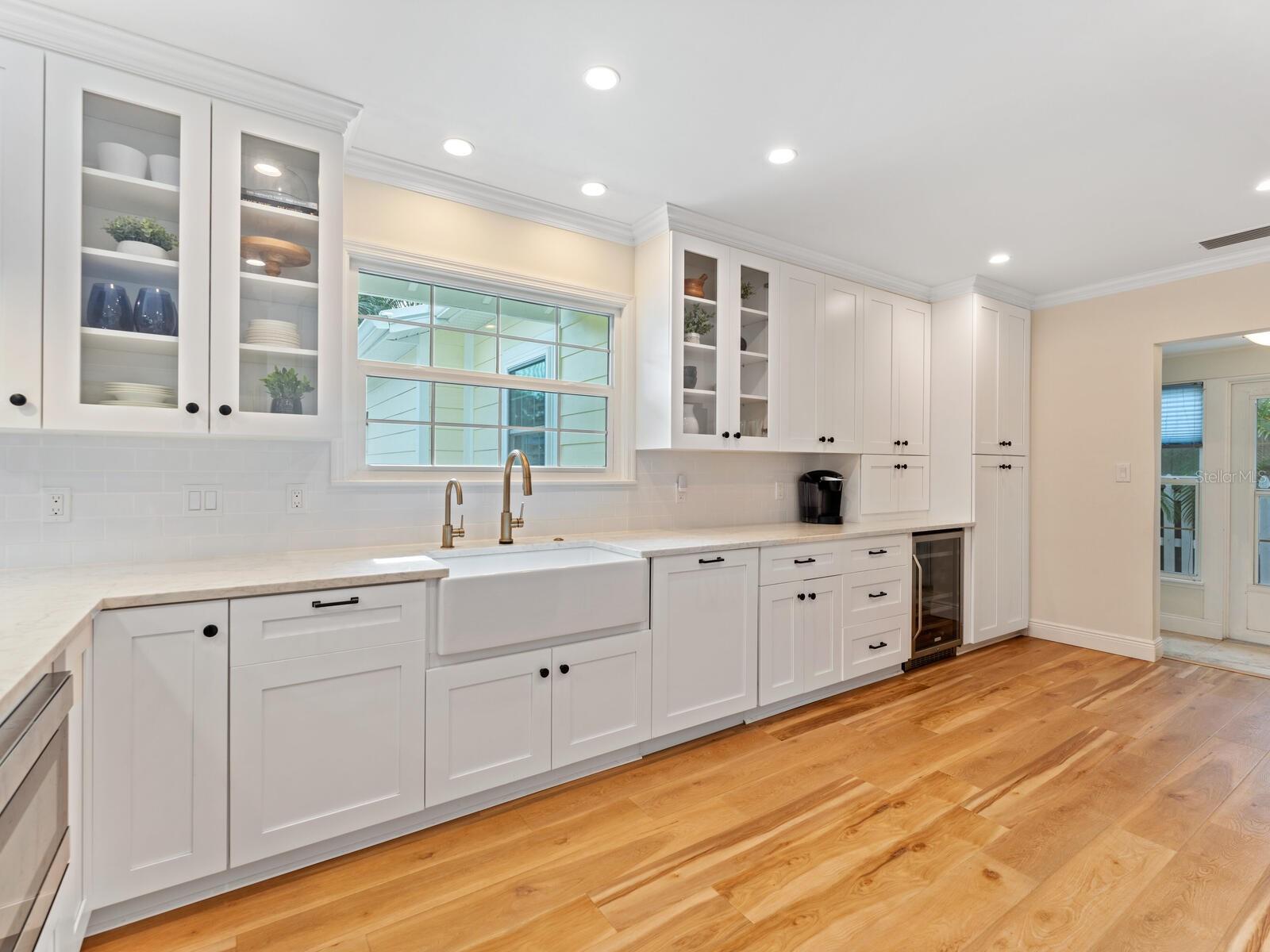 Image 10 of 30 For 1846 Lincoln Drive