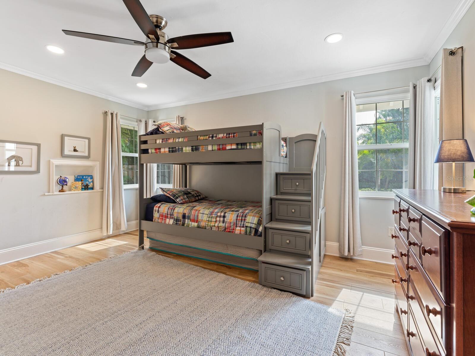 Image 17 of 30 For 1846 Lincoln Drive