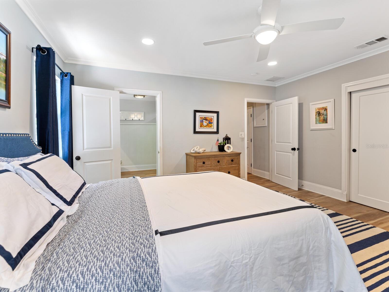 Image 22 of 30 For 1846 Lincoln Drive