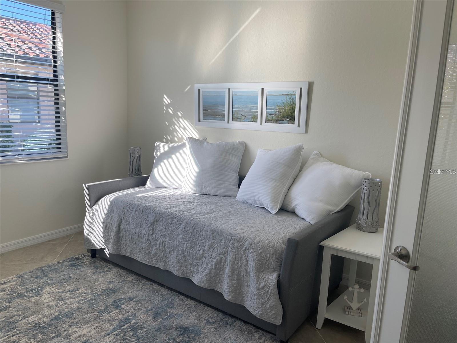 Image 12 of 17 For 12229 Amica Loop