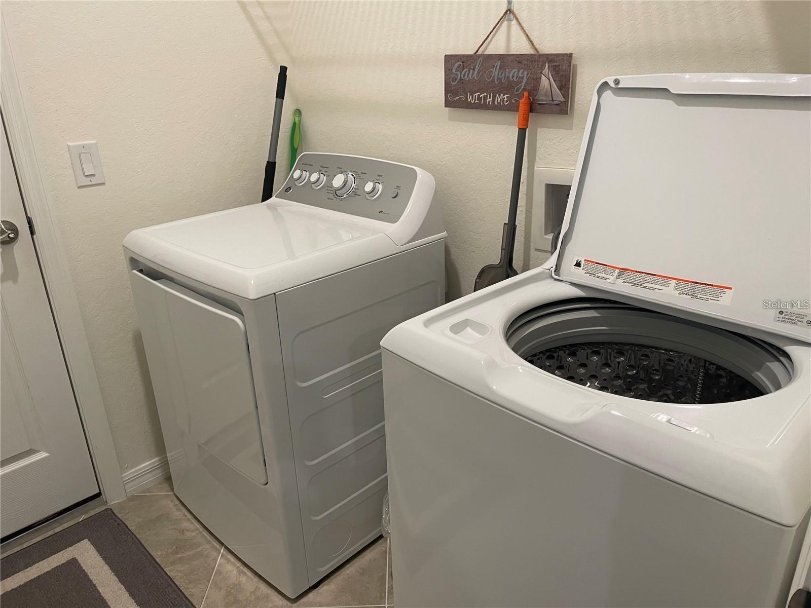 Image 15 of 17 For 12229 Amica Loop