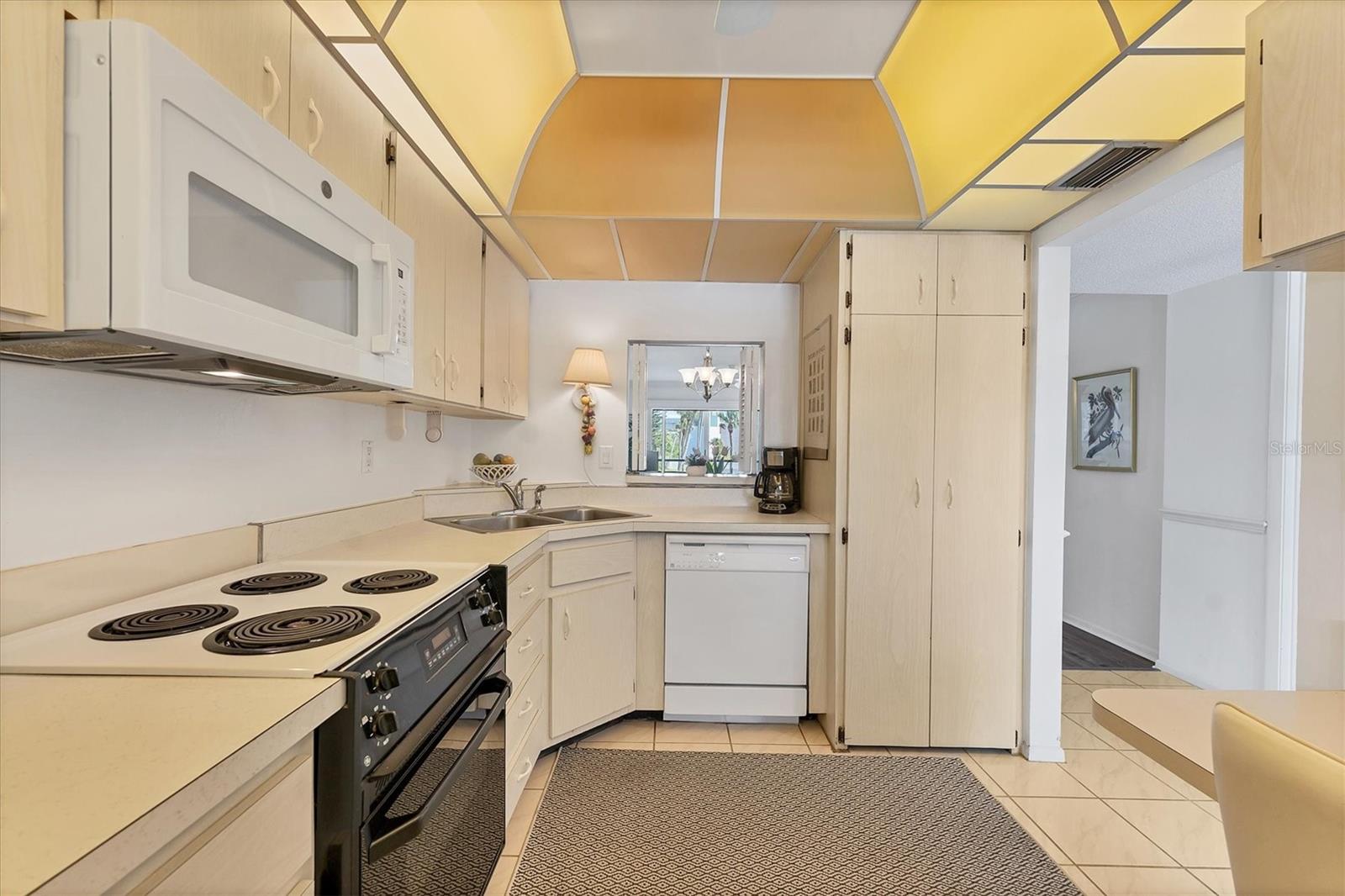 Image 24 of 84 For 240 Santa Maria Street 224