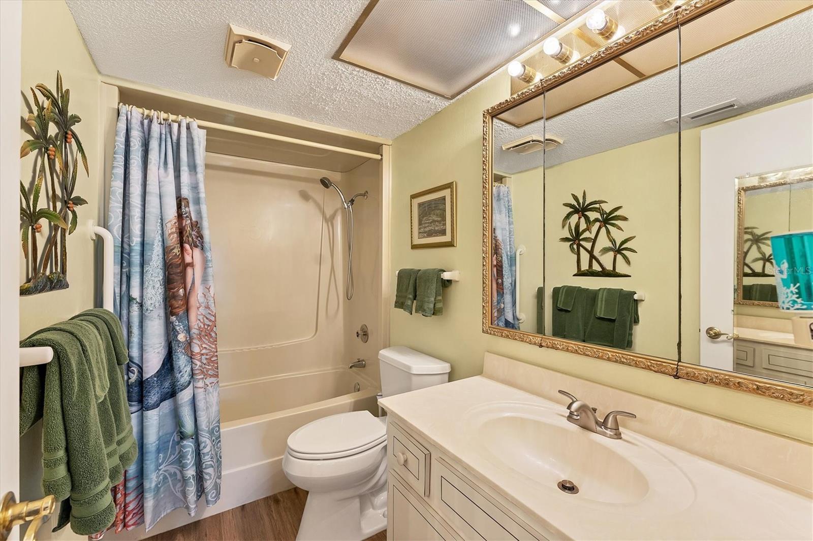 Image 28 of 84 For 240 Santa Maria Street 224