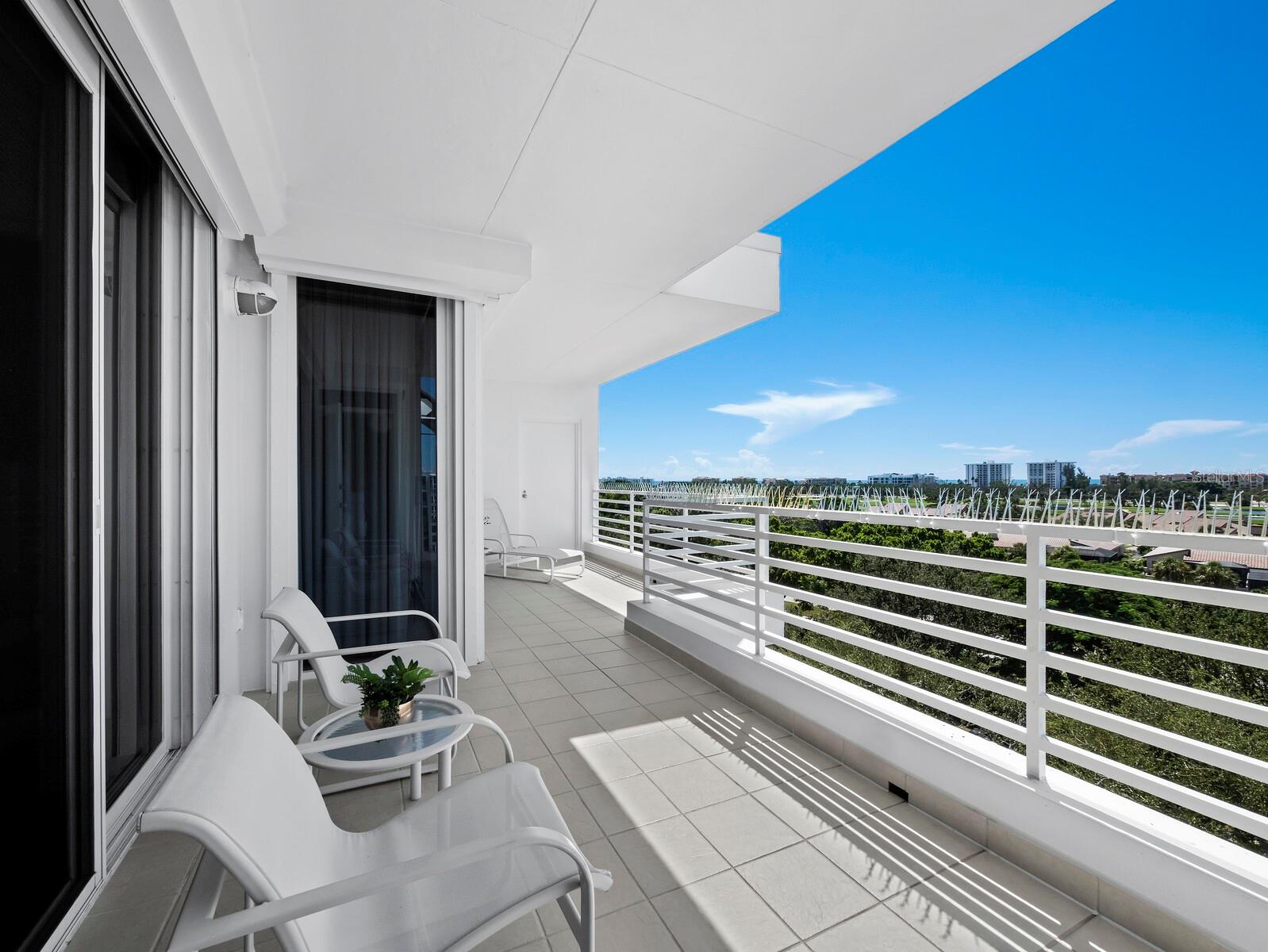 Image 18 of 74 For 2410 Harbourside Drive 151