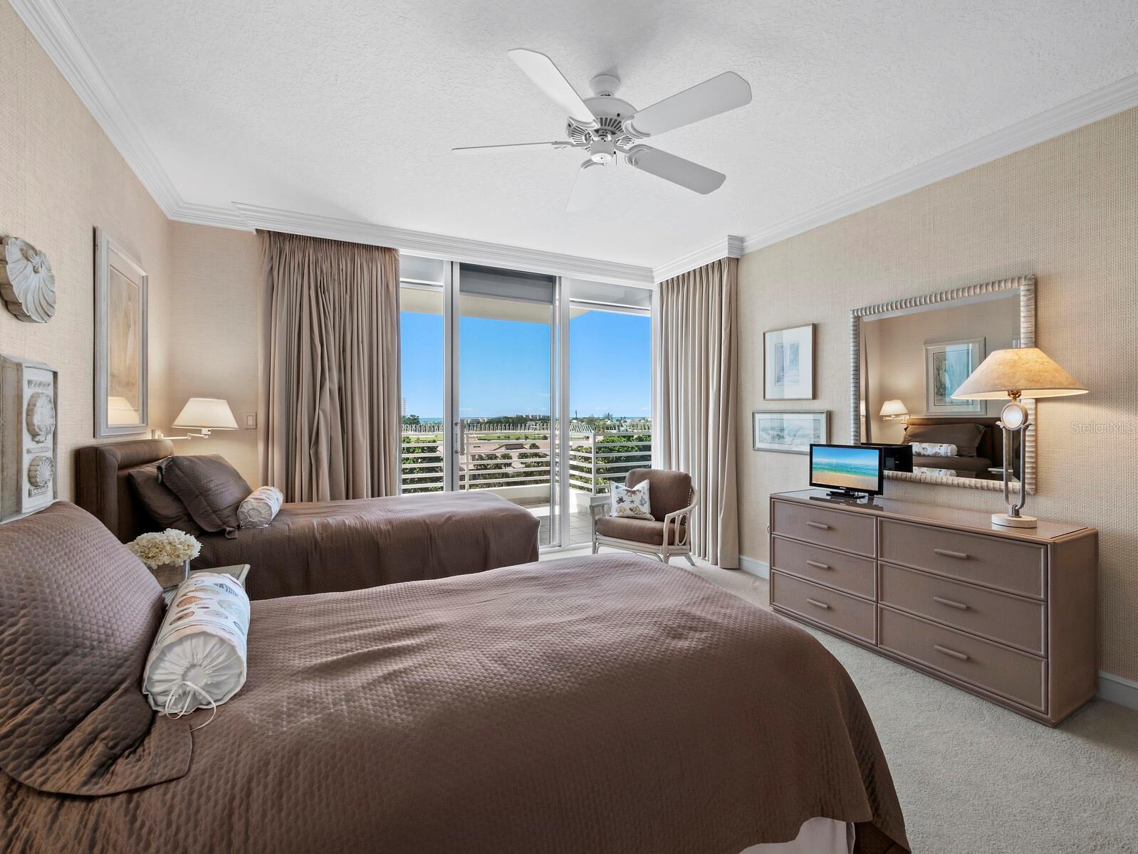 Image 32 of 74 For 2410 Harbourside Drive 151