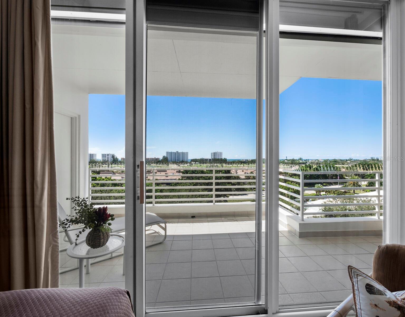 Image 33 of 74 For 2410 Harbourside Drive 151
