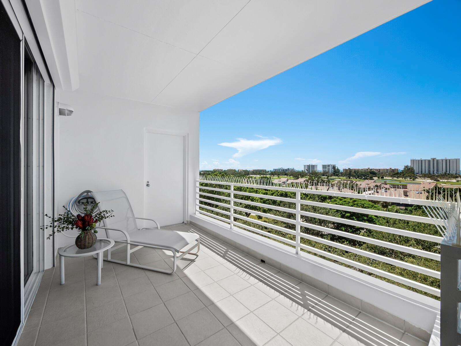 Image 37 of 74 For 2410 Harbourside Drive 151
