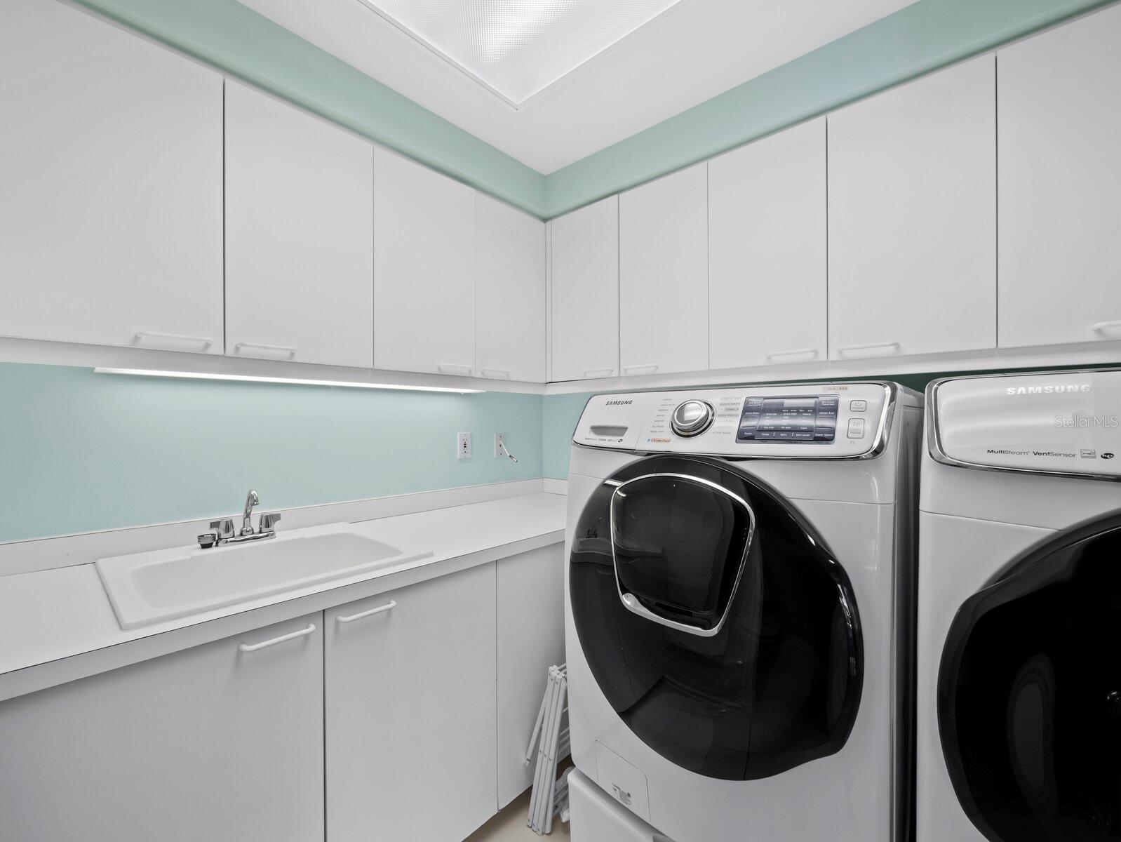 Image 39 of 74 For 2410 Harbourside Drive 151