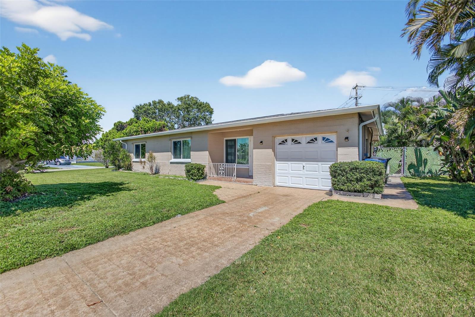 Image 2 of 40 For 1004 Orlando Avenue
