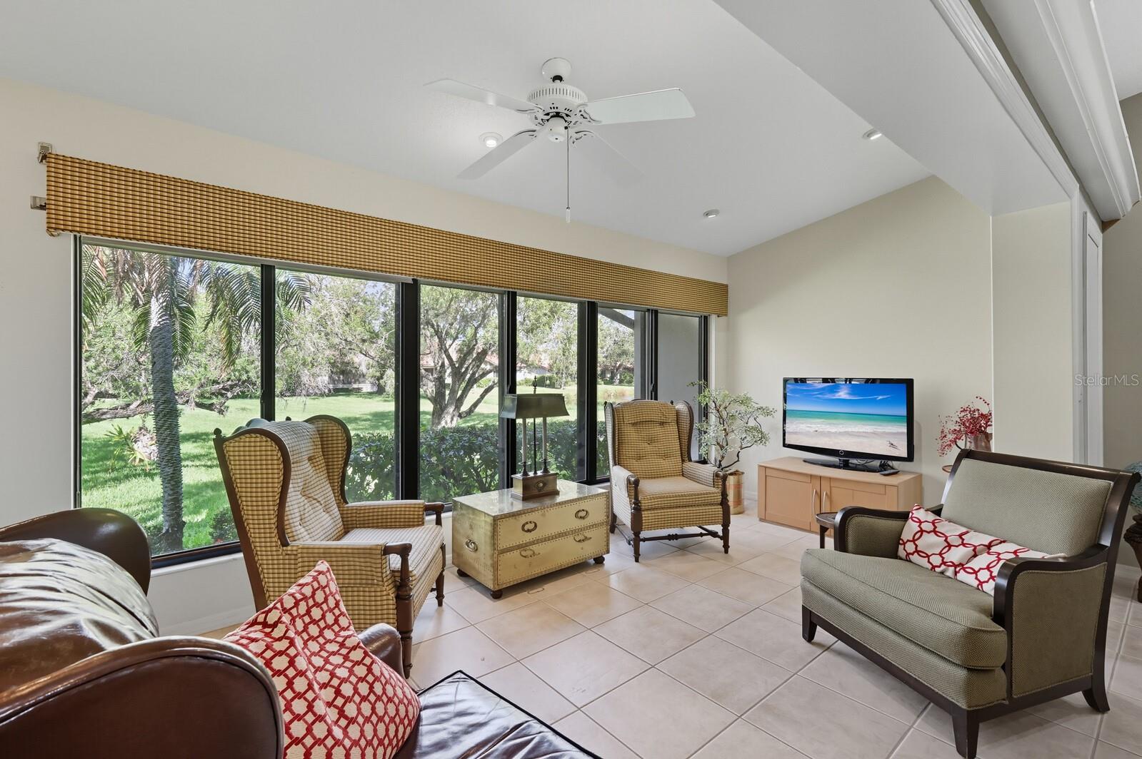 Image 10 of 33 For 3904 Wilshire Court 81