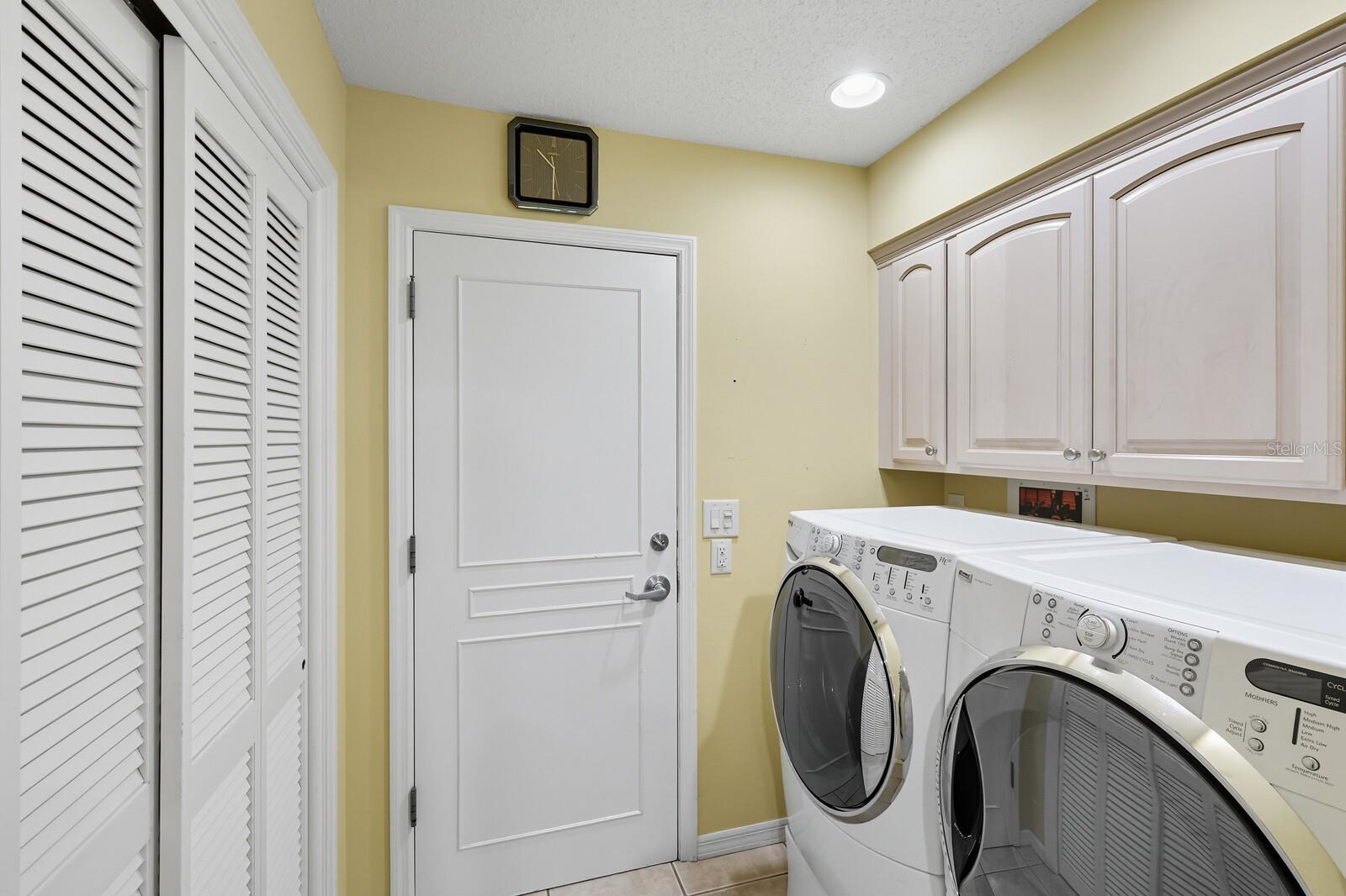 Image 14 of 33 For 3904 Wilshire Court 81