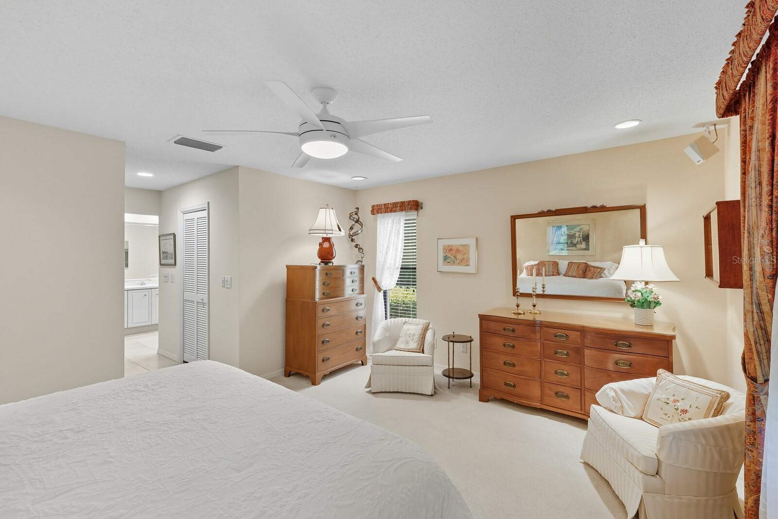 Image 16 of 33 For 3904 Wilshire Court 81