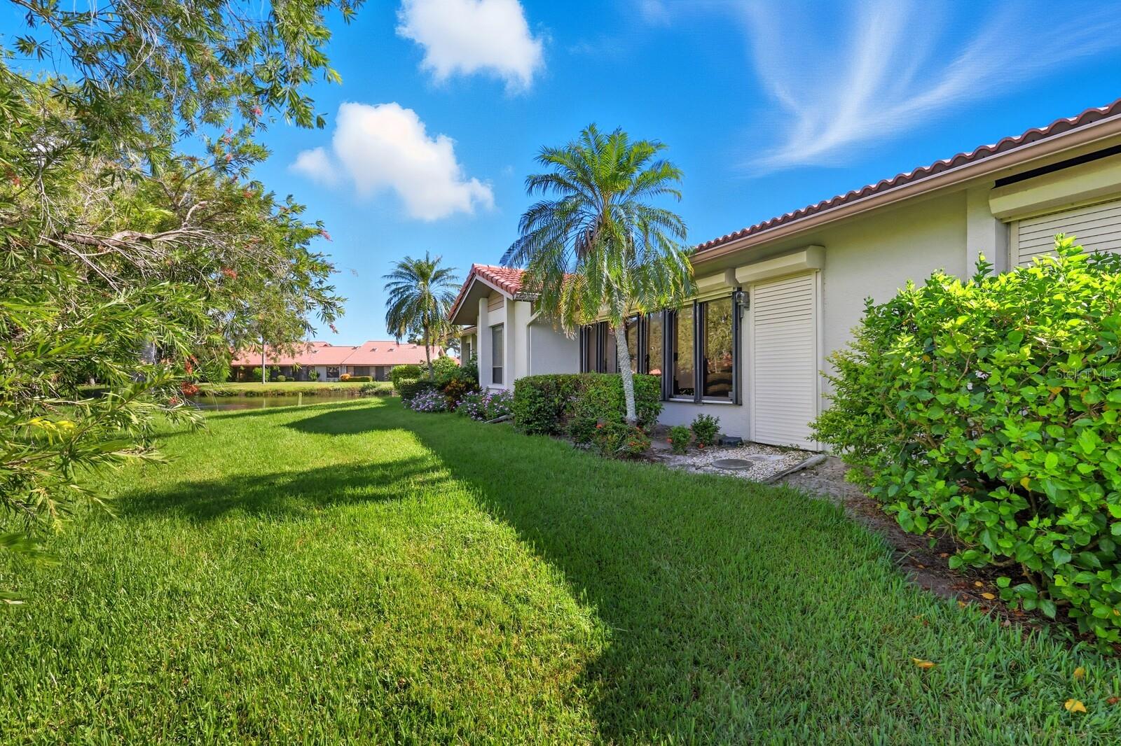 Image 23 of 33 For 3904 Wilshire Court 81