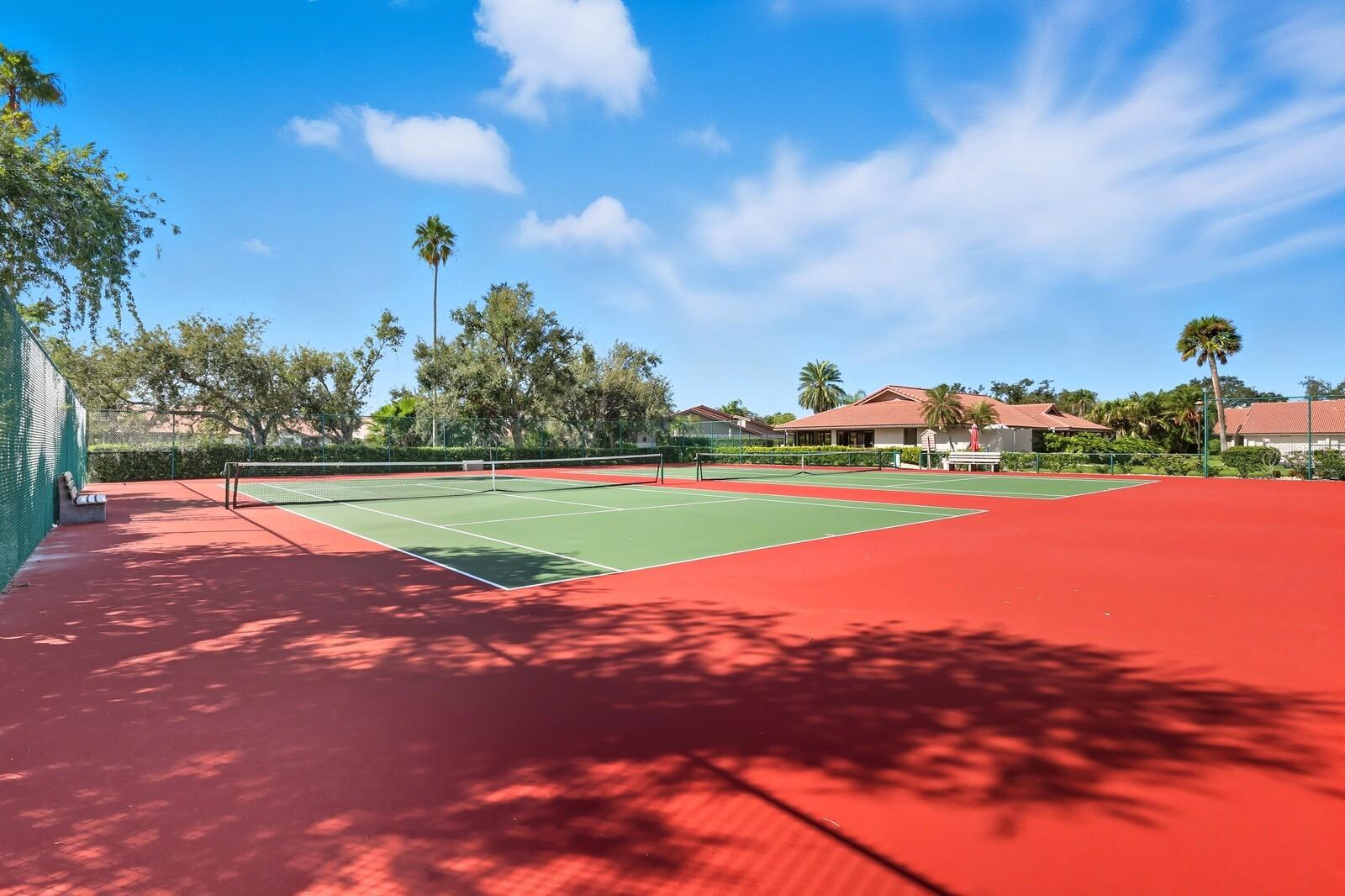 Image 26 of 33 For 3904 Wilshire Court 81