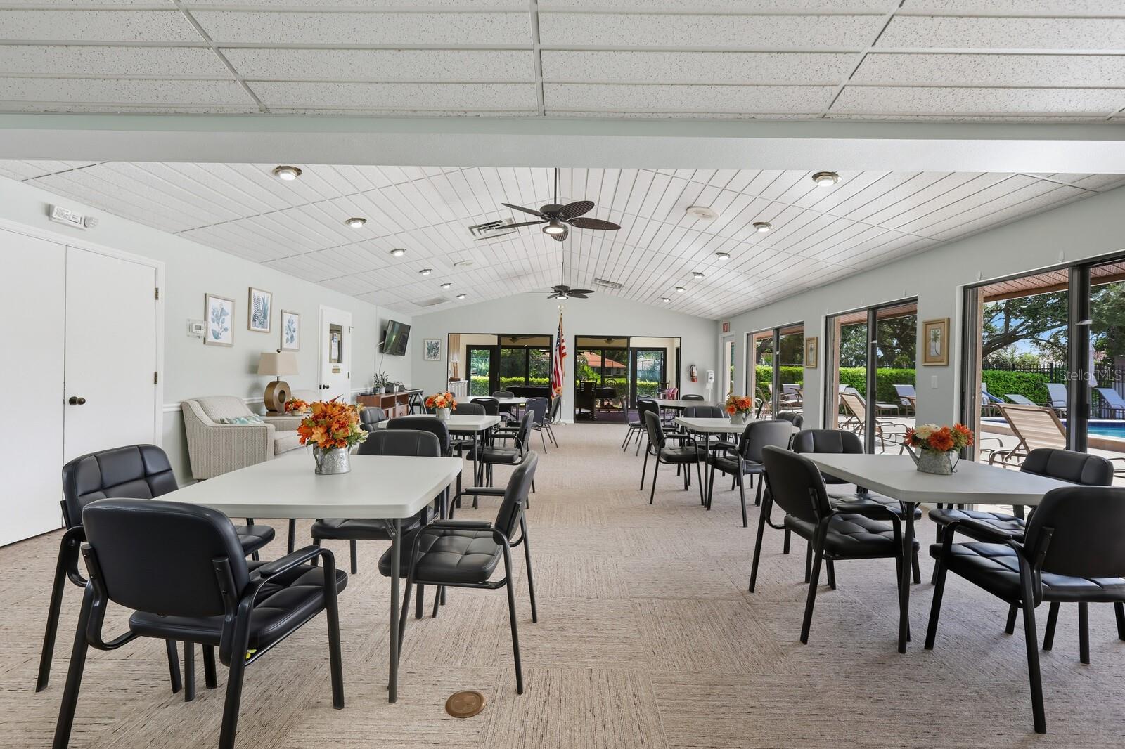 Image 29 of 33 For 3904 Wilshire Court 81