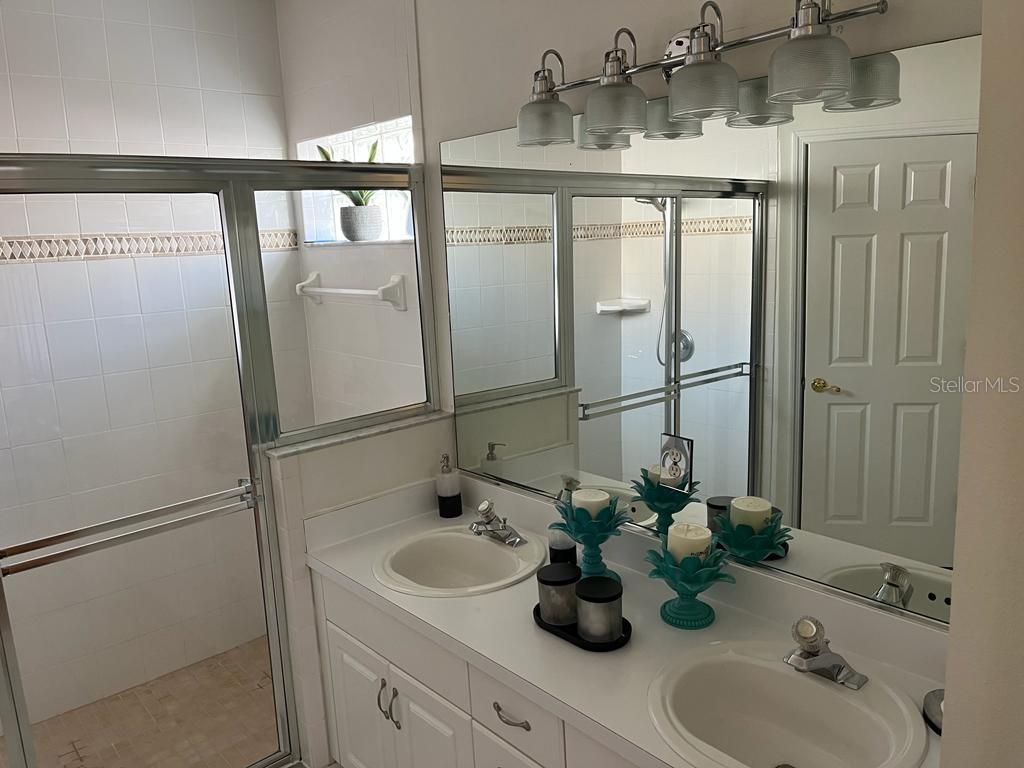 Image 17 of 20 For 4810 69th Court E