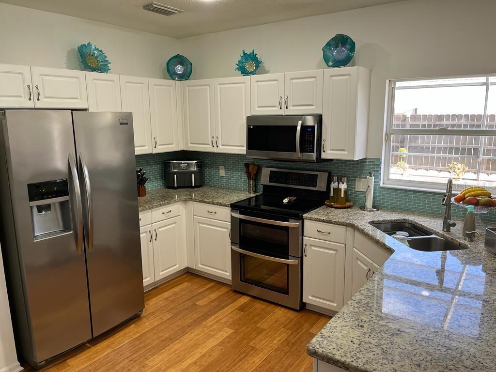 Image 7 of 20 For 4810 69th Court E