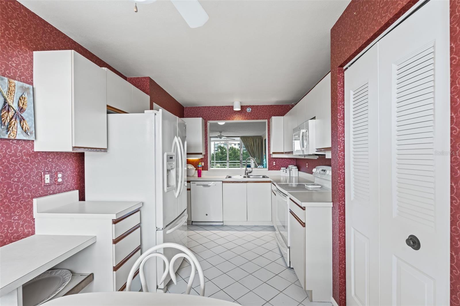 Image 10 of 56 For 4550 Pinebrook Circle 303