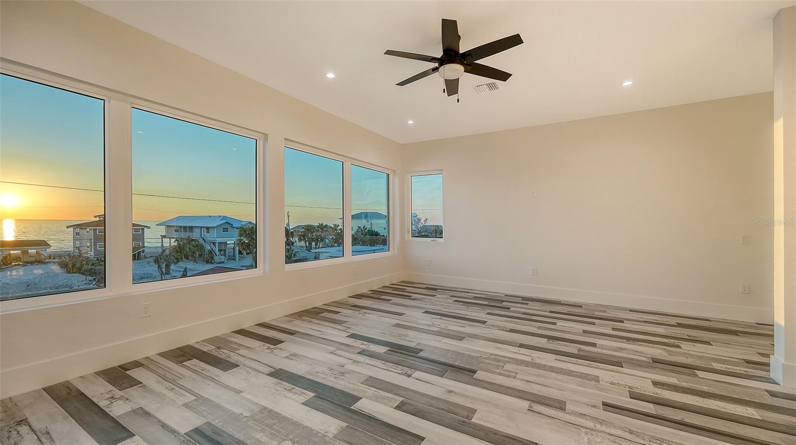 Image 18 of 56 For 1214 Gulf Boulevard