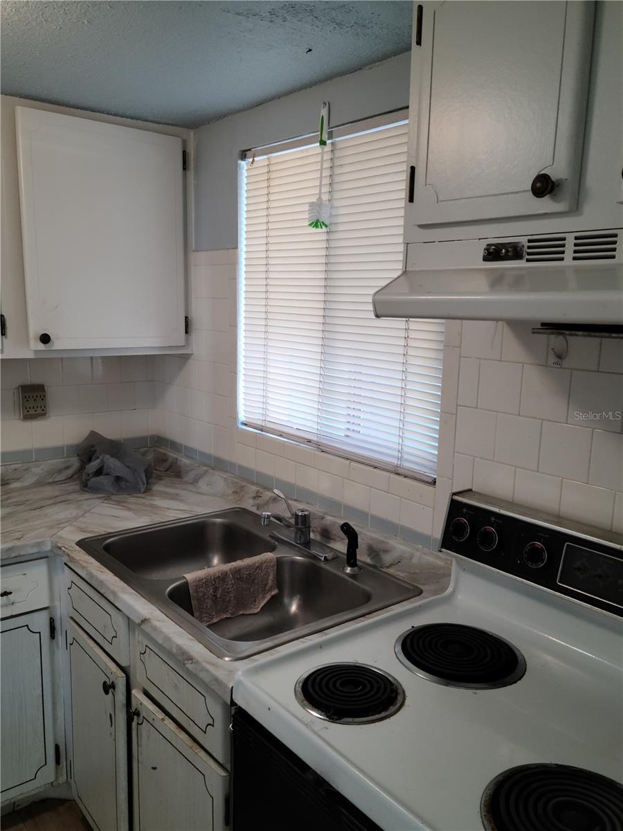 Image 14 of 17 For 2411 Flamingo Boulevard K6