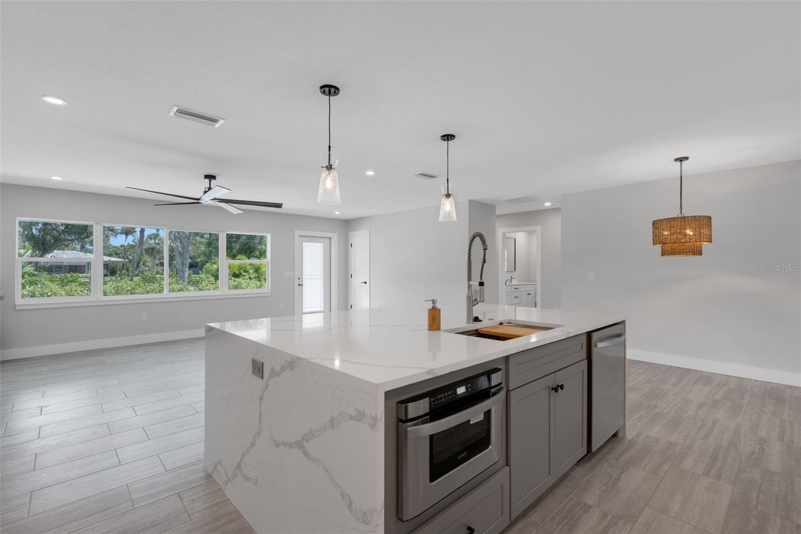 Image 11 of 72 For 3857 Malec Circle