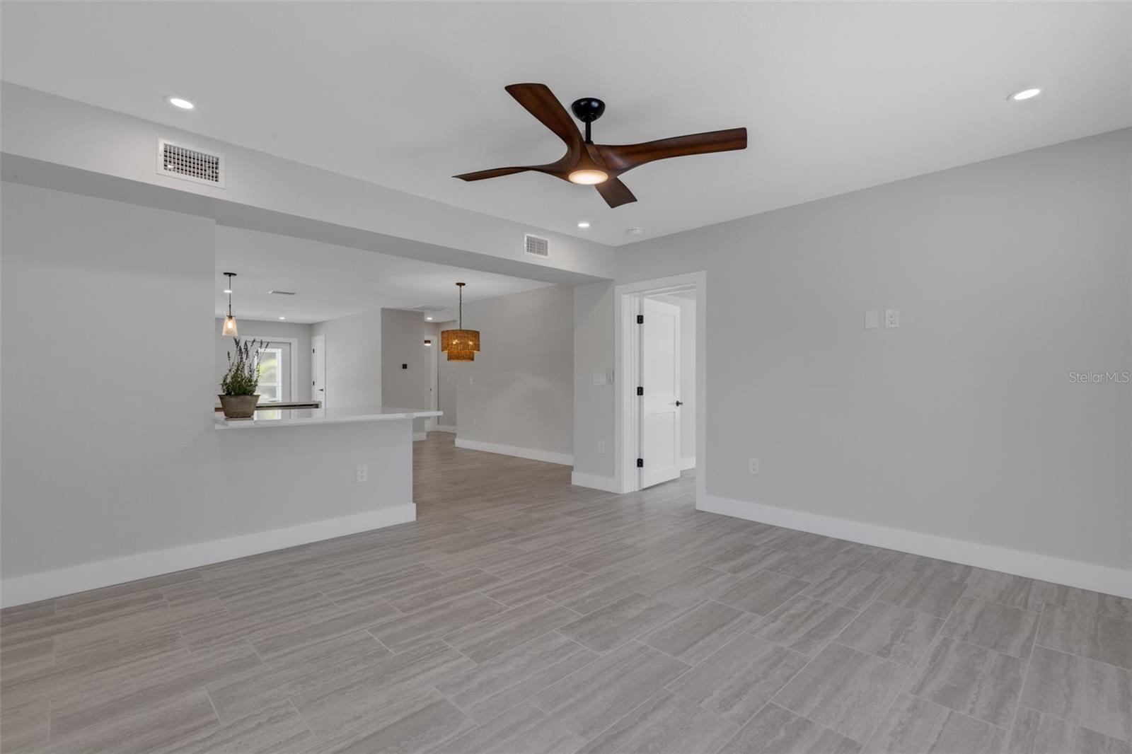 Image 19 of 72 For 3857 Malec Circle