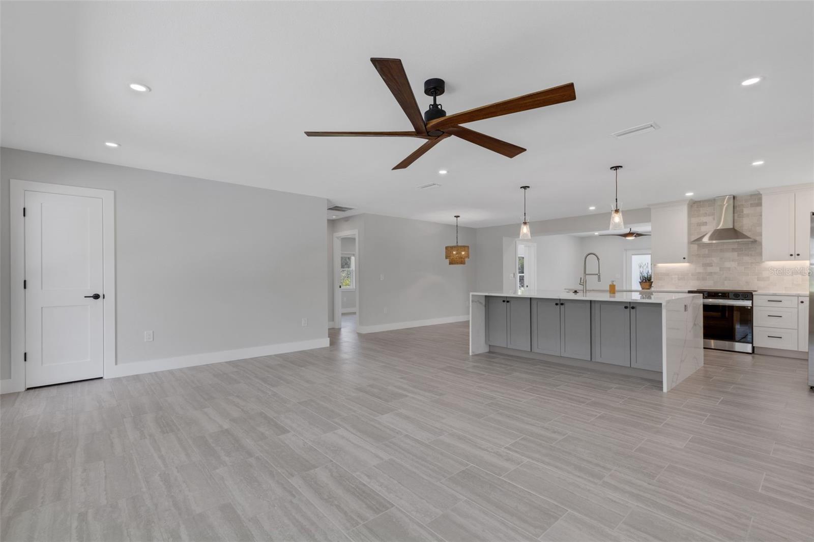 Image 4 of 72 For 3857 Malec Circle