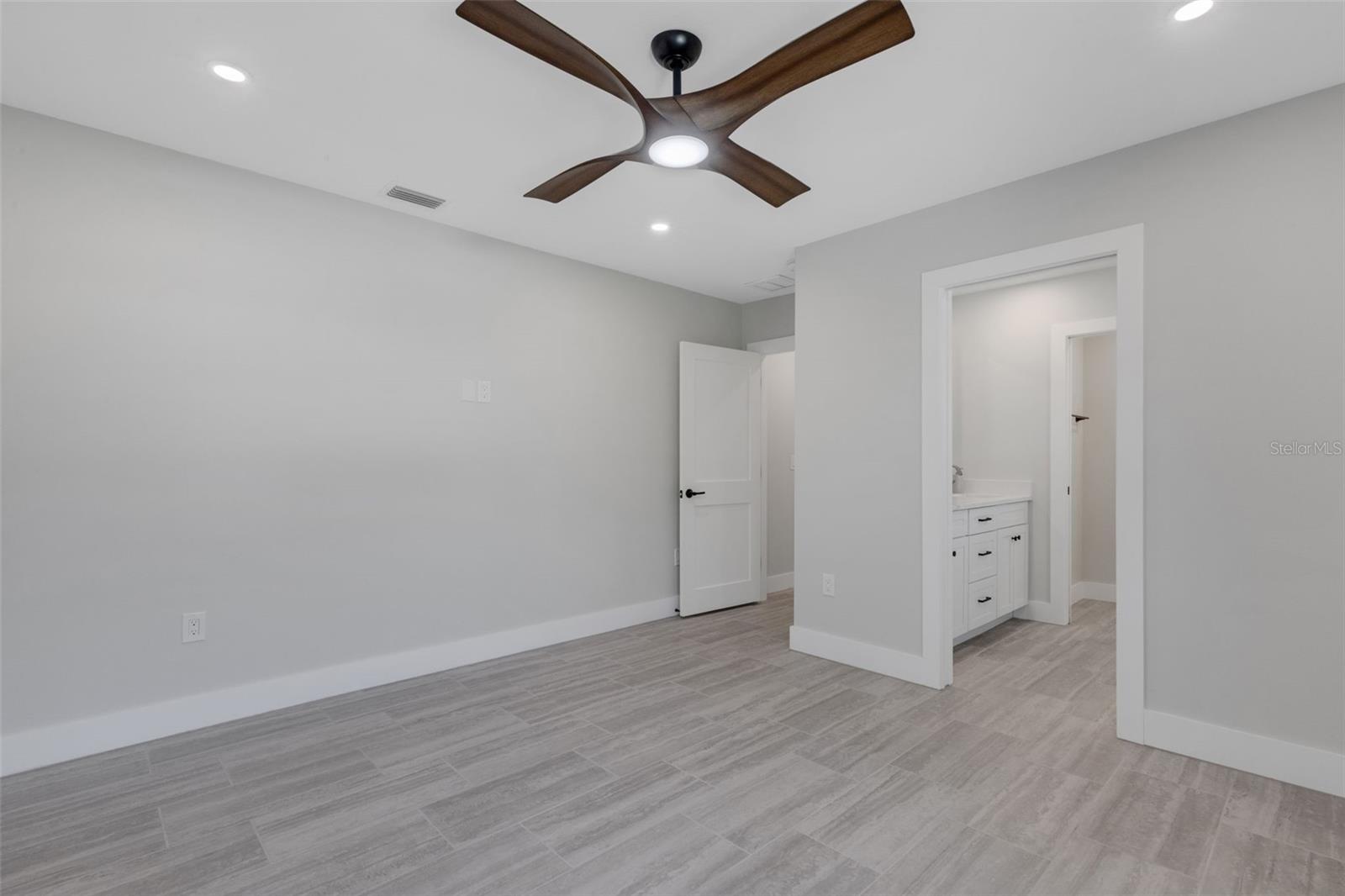 Image 42 of 72 For 3857 Malec Circle