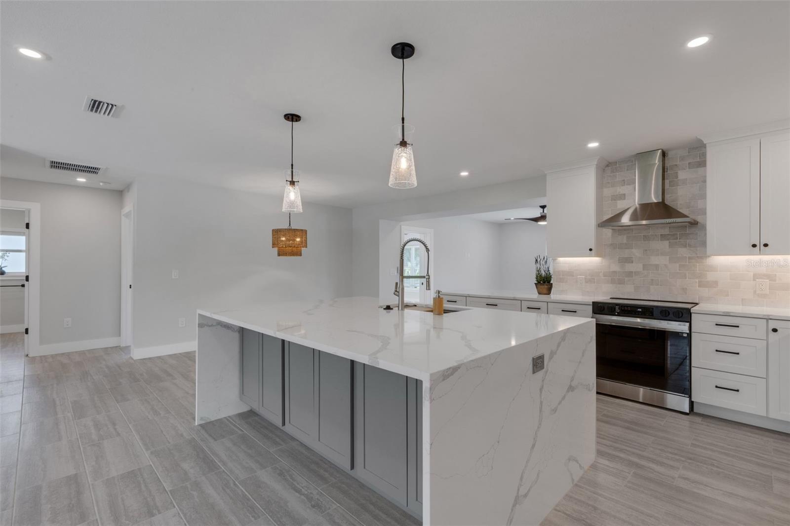 Image 6 of 72 For 3857 Malec Circle